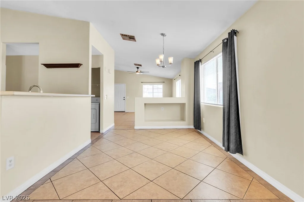 6673 Diamond Care, Las Vegas, NV 89122