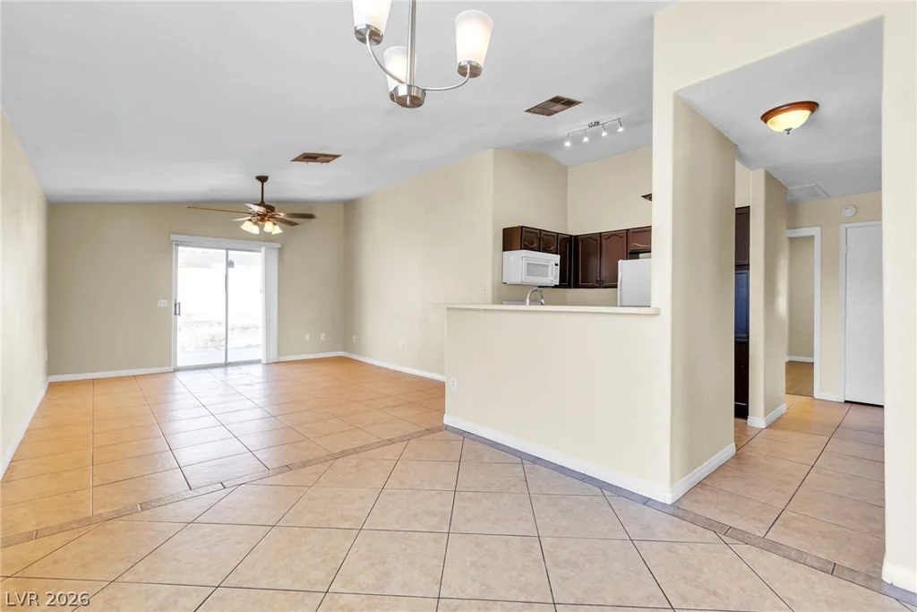 6673 Diamond Care, Las Vegas, NV 89122