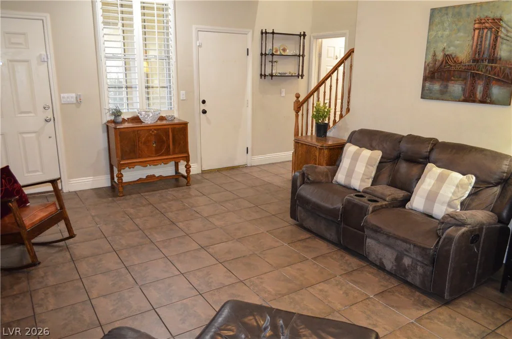 5596 Prospectors Creek, Las Vegas, NV 89122