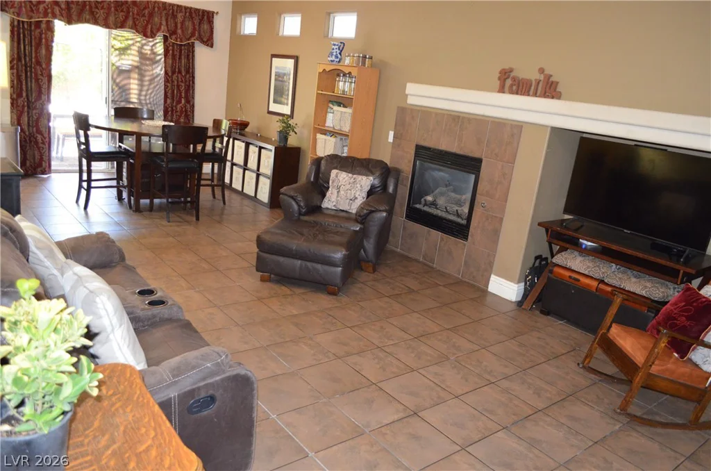 5596 Prospectors Creek, Las Vegas, NV 89122