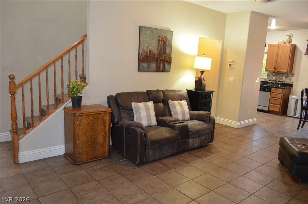 5596 Prospectors Creek, Las Vegas, NV 89122