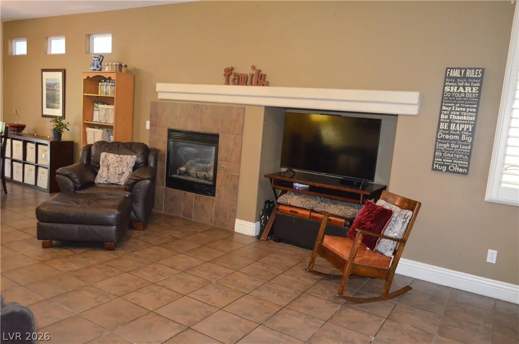 5596 Prospectors Creek, Las Vegas, NV 89122