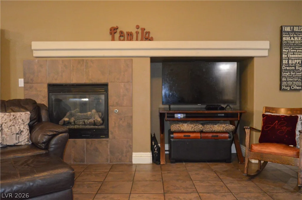 5596 Prospectors Creek, Las Vegas, NV 89122