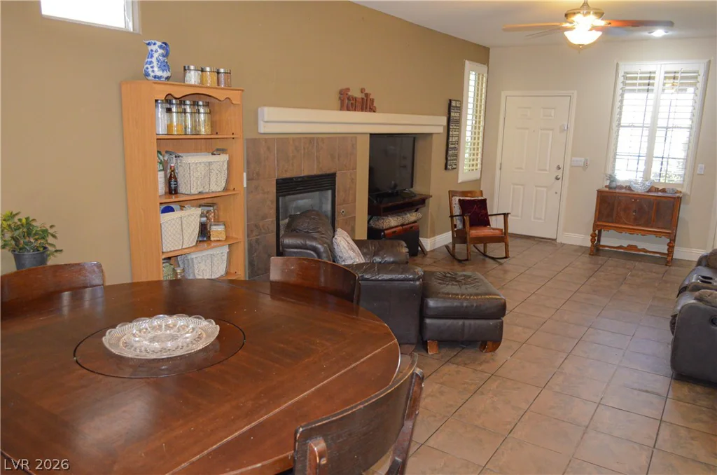 5596 Prospectors Creek, Las Vegas, NV 89122