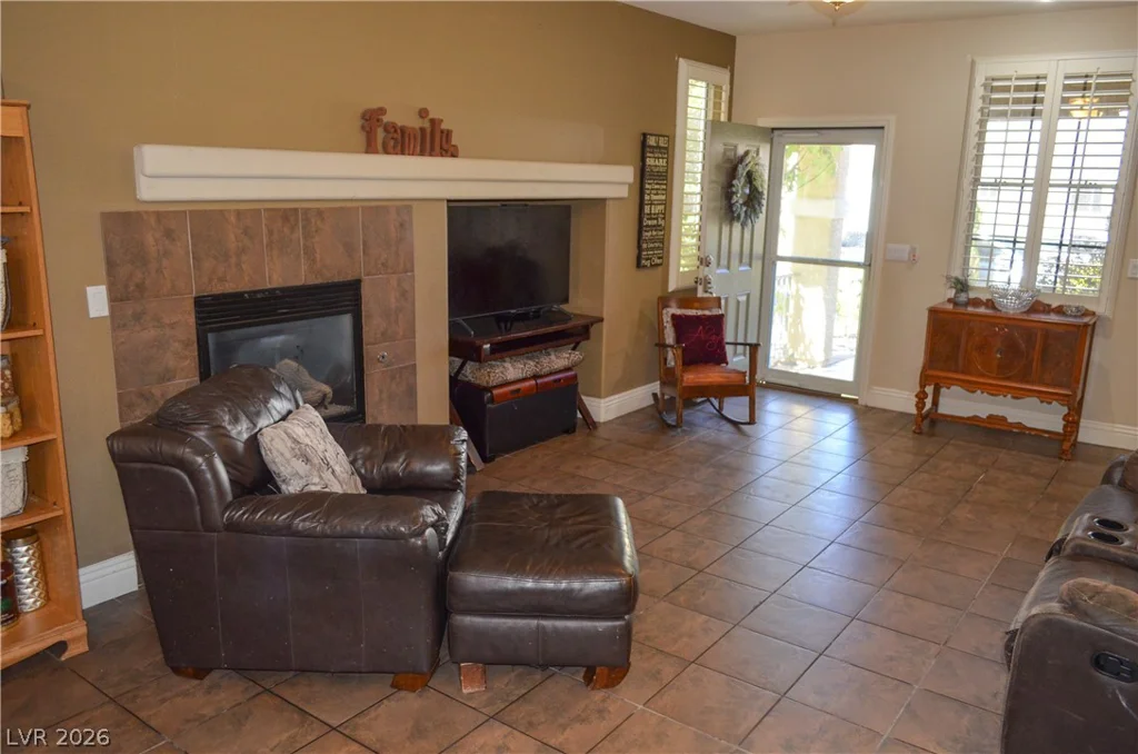 5596 Prospectors Creek, Las Vegas, NV 89122