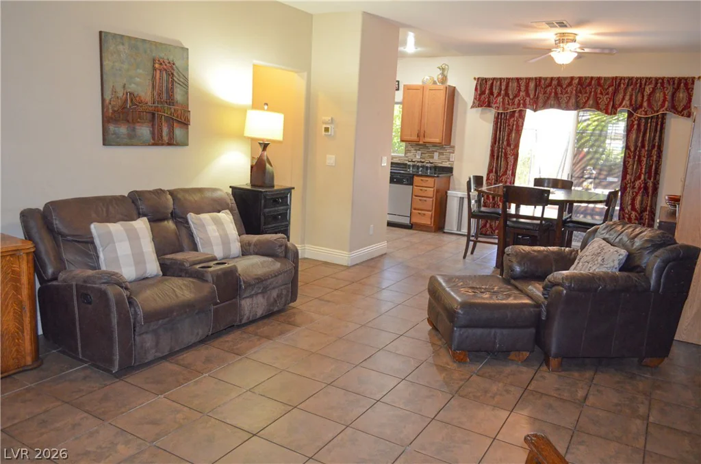 5596 Prospectors Creek, Las Vegas, NV 89122