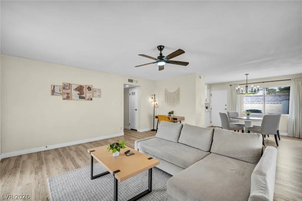 913 De Met, Las Vegas, NV 89119