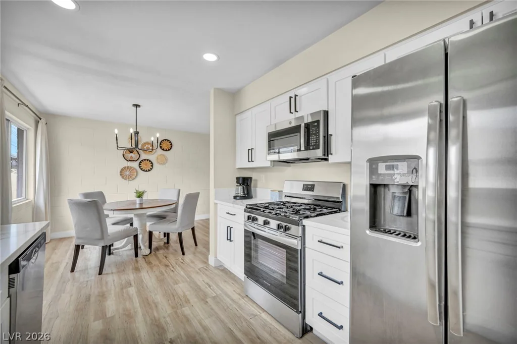 913 De Met, Las Vegas, NV 89119