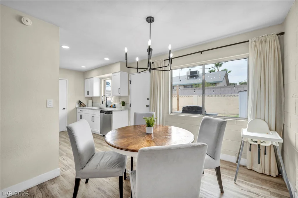 913 De Met, Las Vegas, NV 89119