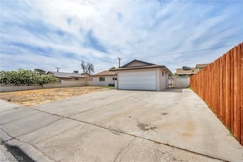 913 De Met, Las Vegas, NV 89119