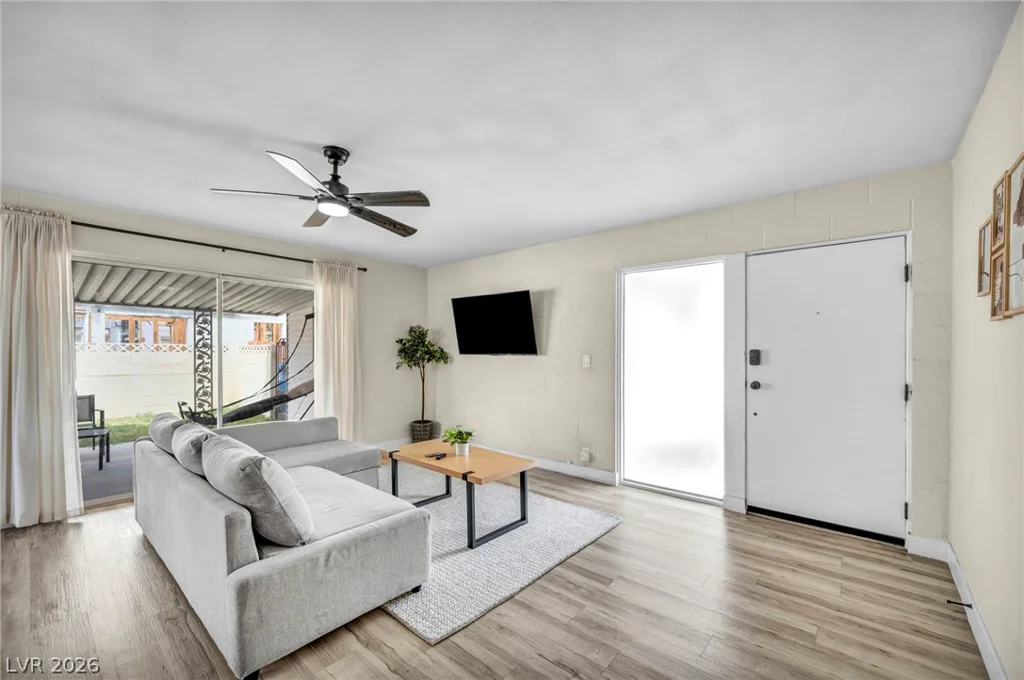 913 De Met, Las Vegas, NV 89119