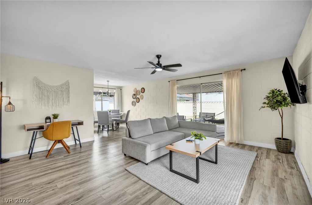 913 De Met, Las Vegas, NV 89119