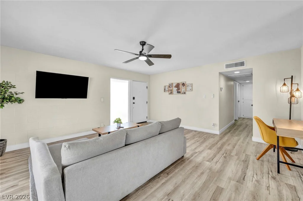 913 De Met, Las Vegas, NV 89119