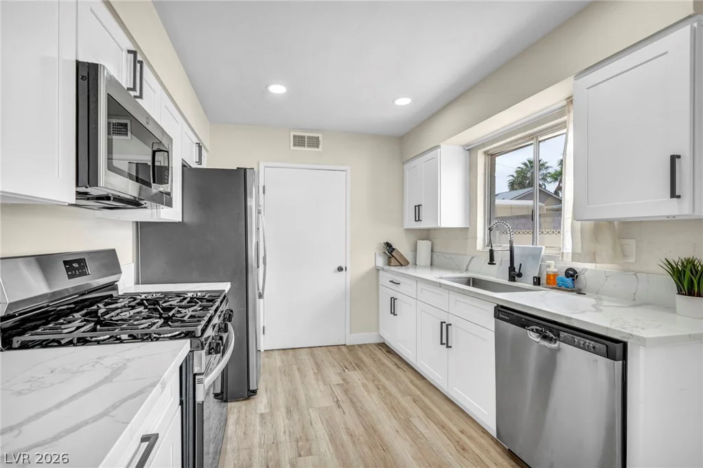 913 De Met, Las Vegas, NV 89119