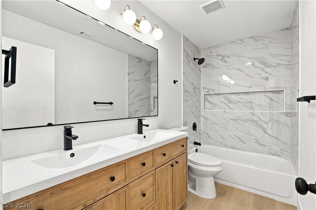 4313 Valley Regents, North Las Vegas, NV 89032