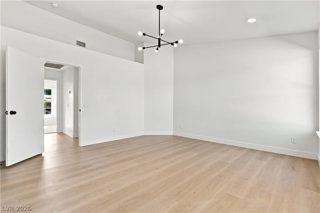 4313 Valley Regents, North Las Vegas, NV 89032