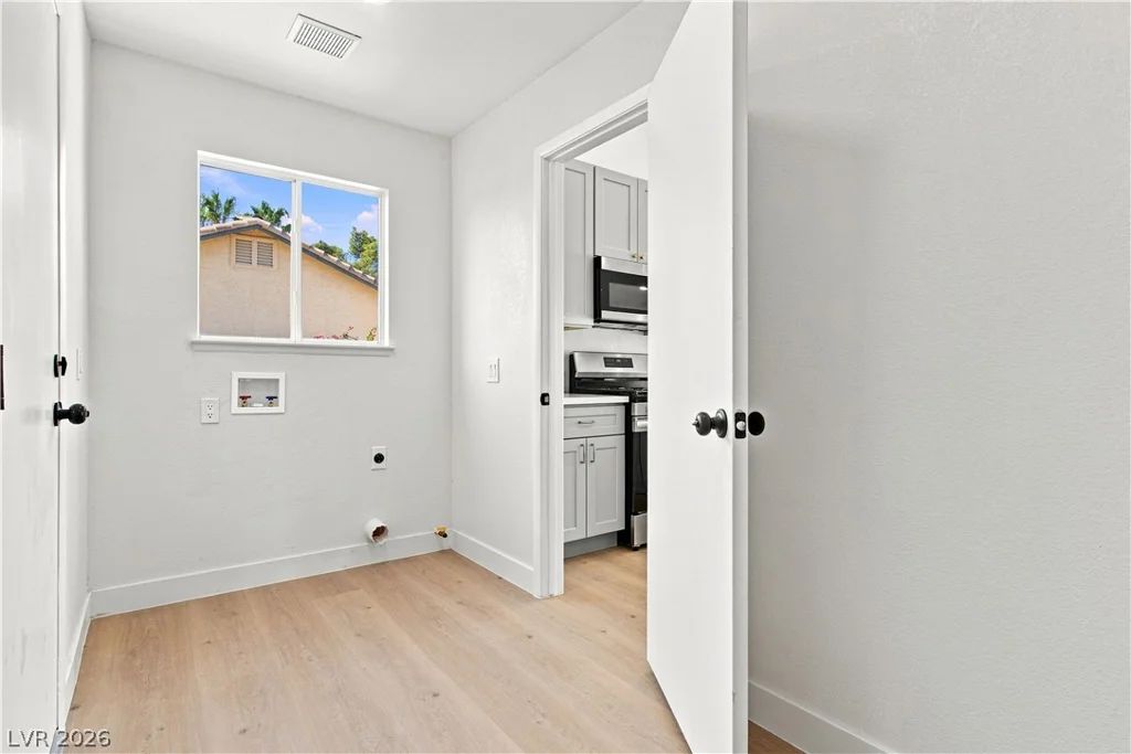 4313 Valley Regents, North Las Vegas, NV 89032