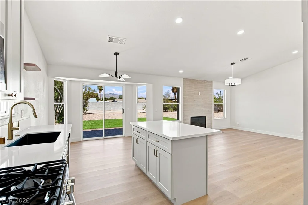 4313 Valley Regents, North Las Vegas, NV 89032