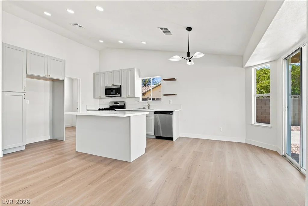 4313 Valley Regents, North Las Vegas, NV 89032
