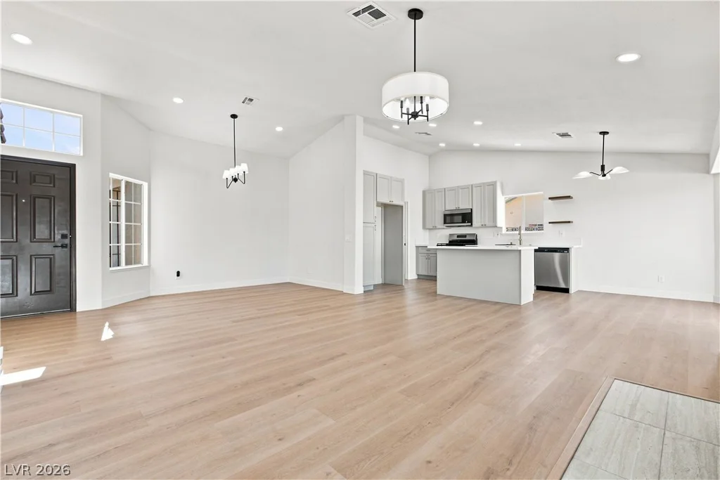 4313 Valley Regents, North Las Vegas, NV 89032