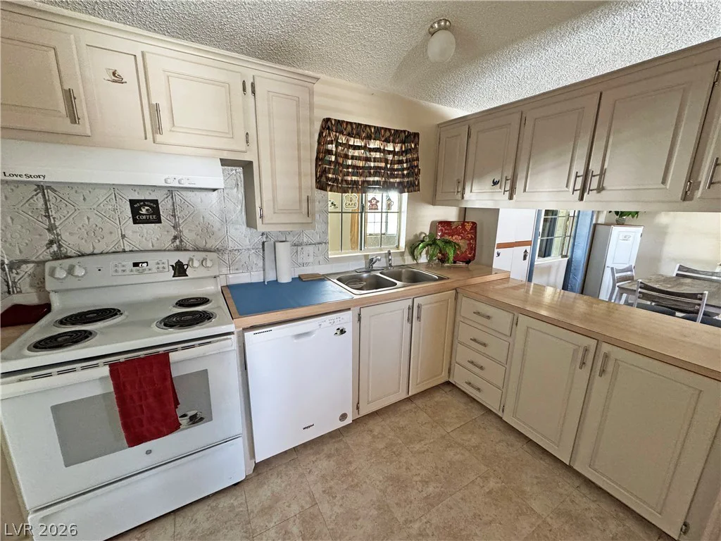 3221 Susan, Pahrump, NV 89060