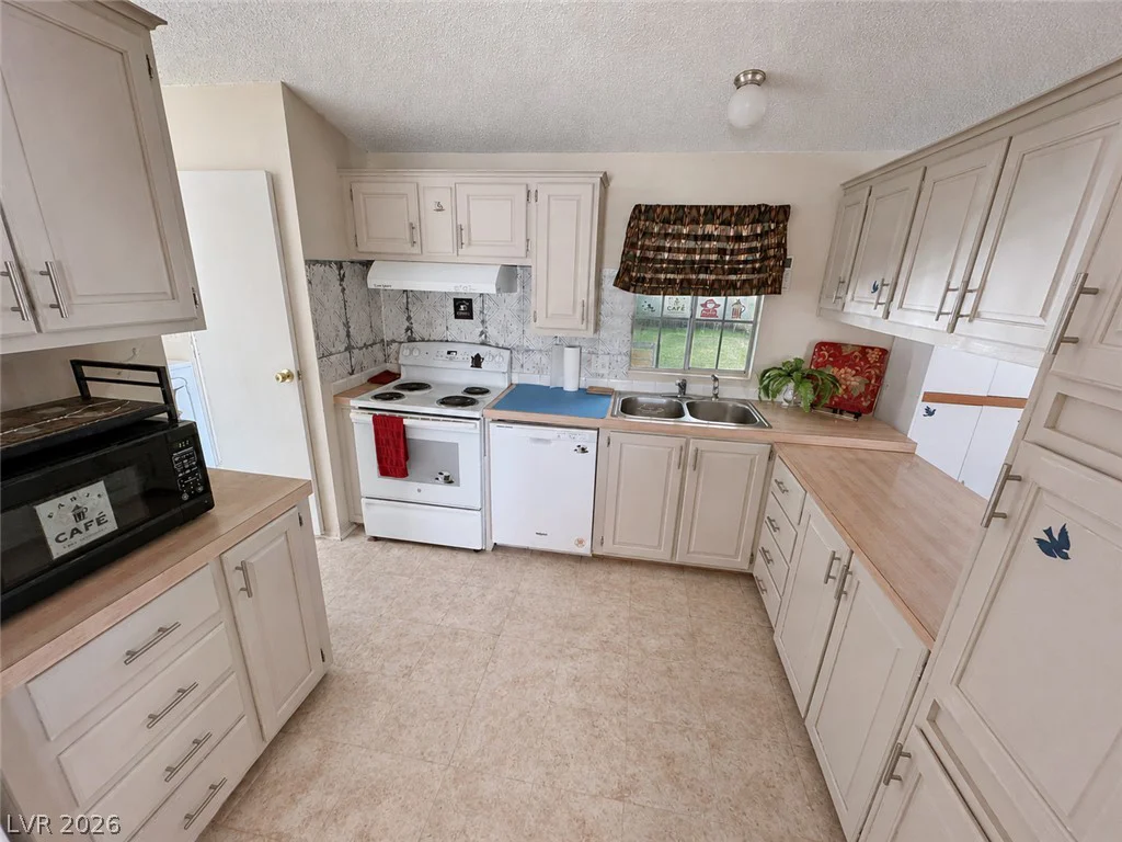 3221 Susan, Pahrump, NV 89060