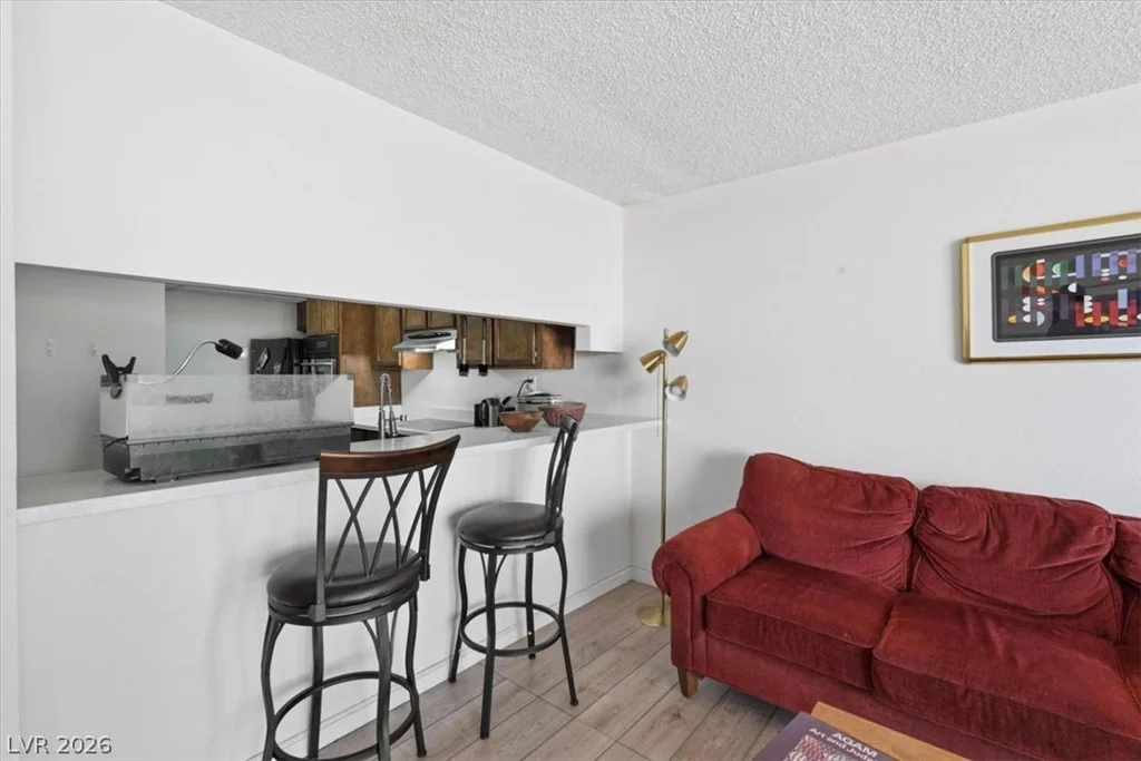 745 Royal Crest, Las Vegas, NV 89169