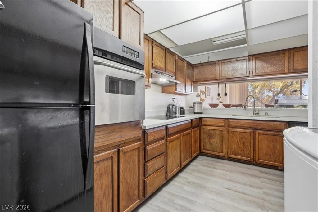 745 Royal Crest, Las Vegas, NV 89169