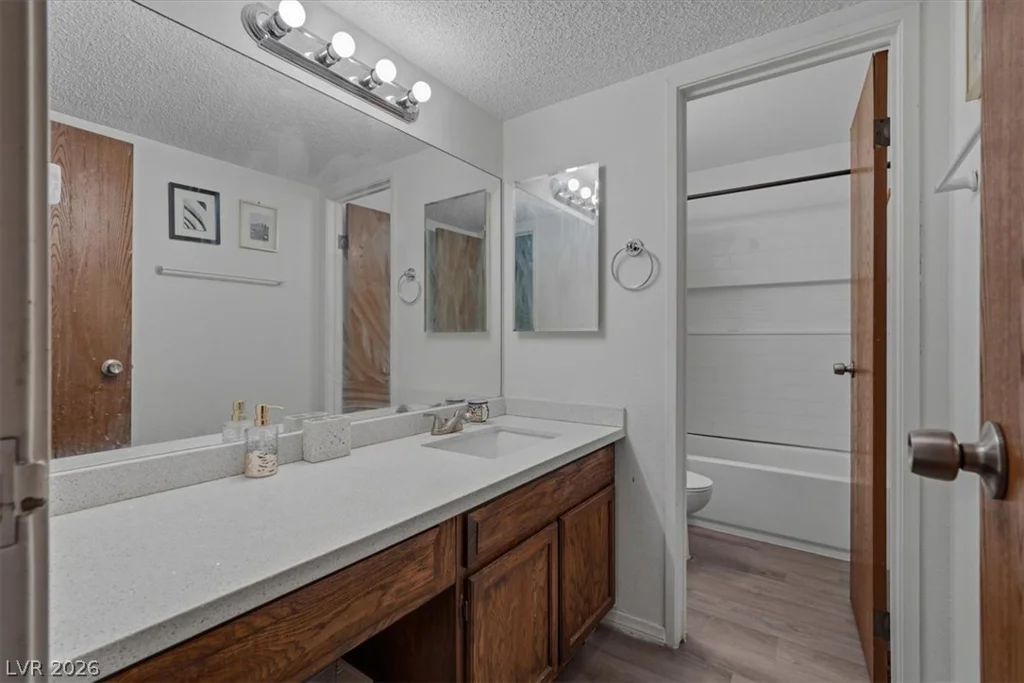 745 Royal Crest, Las Vegas, NV 89169