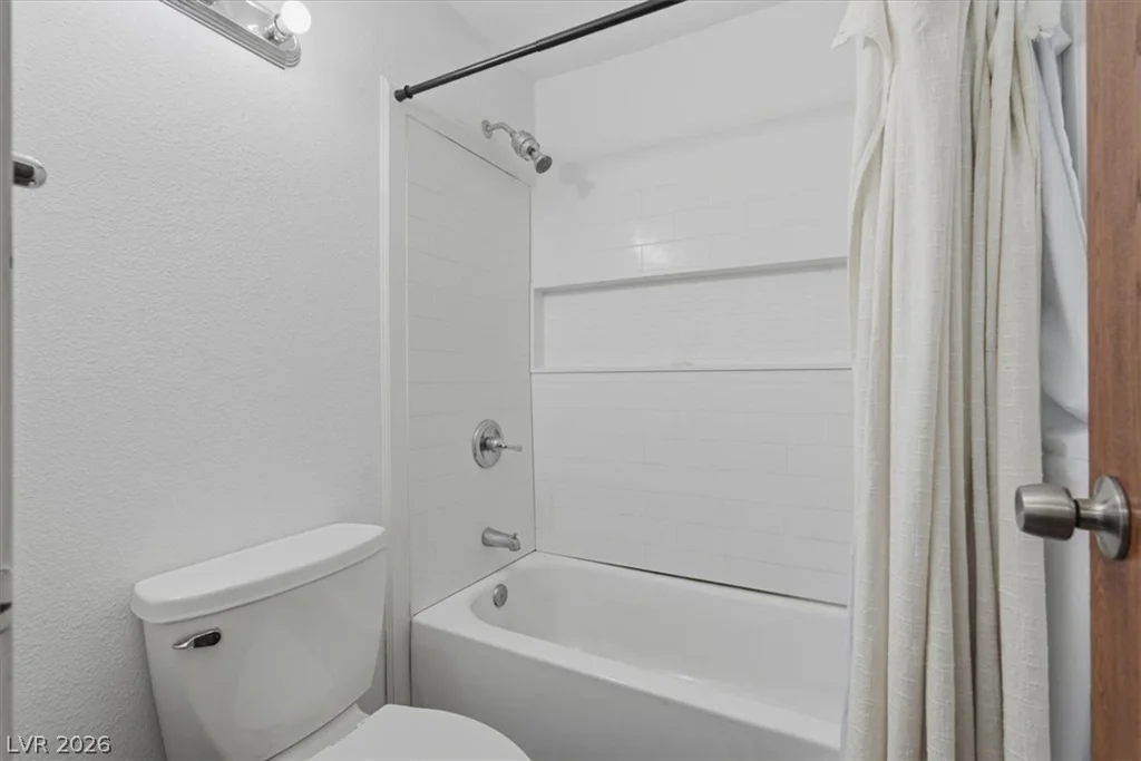 745 Royal Crest, Las Vegas, NV 89169