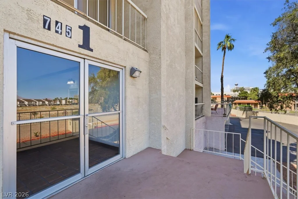 745 Royal Crest, Las Vegas, NV 89169