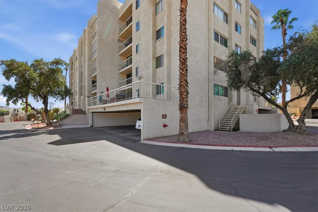 745 Royal Crest, Las Vegas, NV 89169