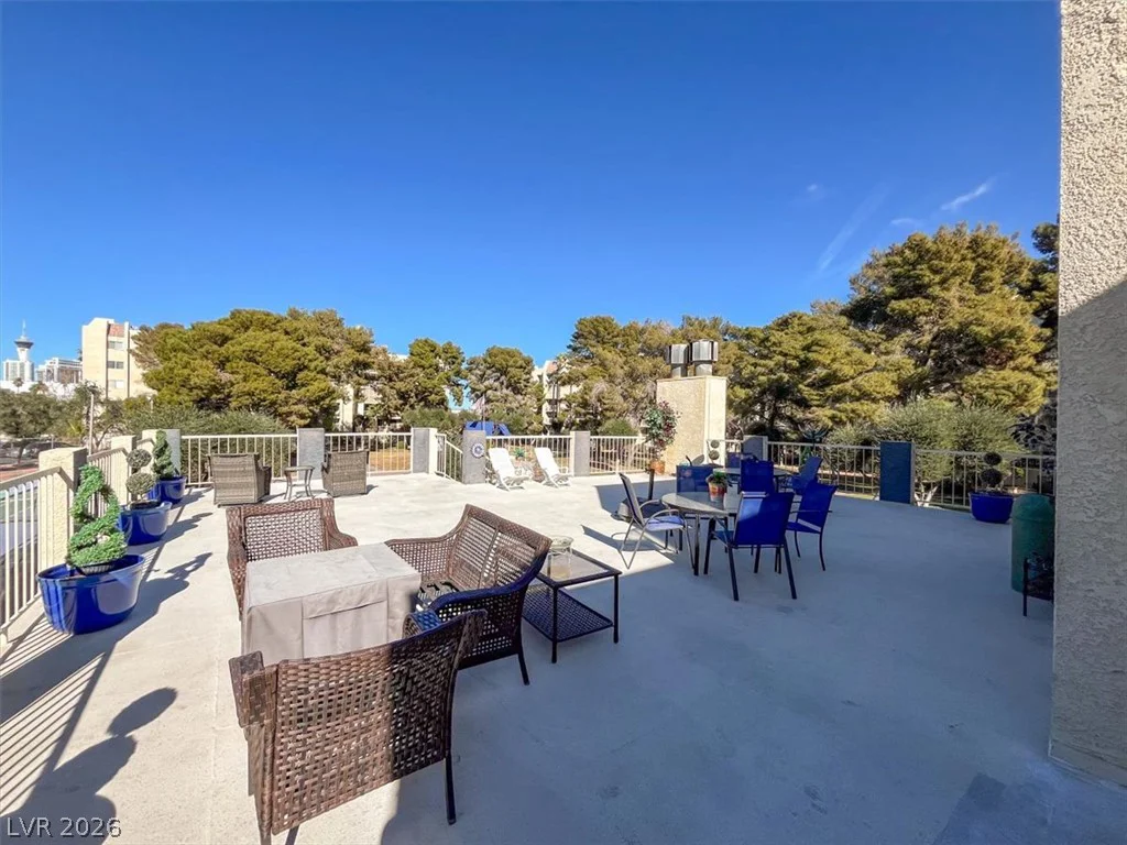 745 Royal Crest, Las Vegas, NV 89169