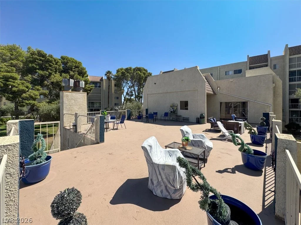 745 Royal Crest, Las Vegas, NV 89169