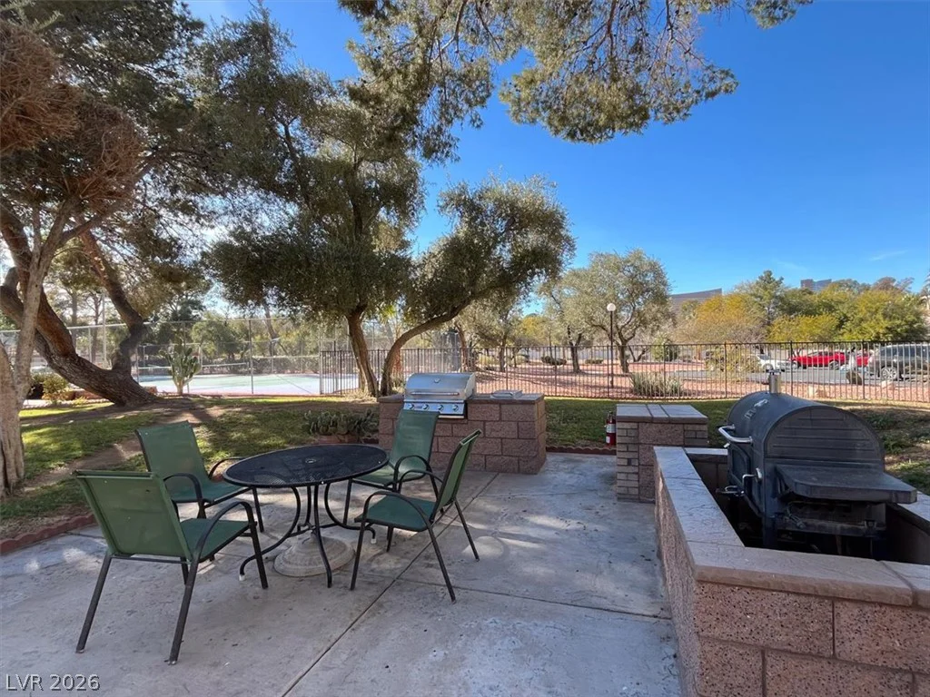 745 Royal Crest, Las Vegas, NV 89169