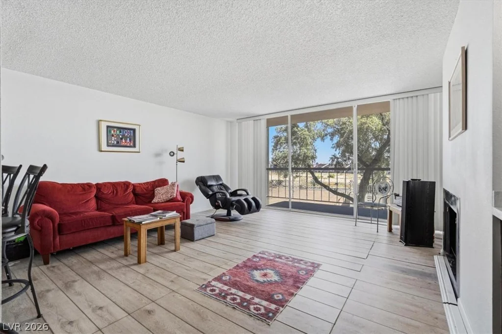745 Royal Crest, Las Vegas, NV 89169