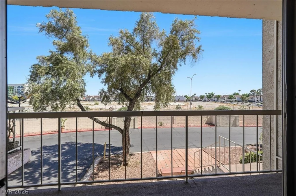 745 Royal Crest, Las Vegas, NV 89169