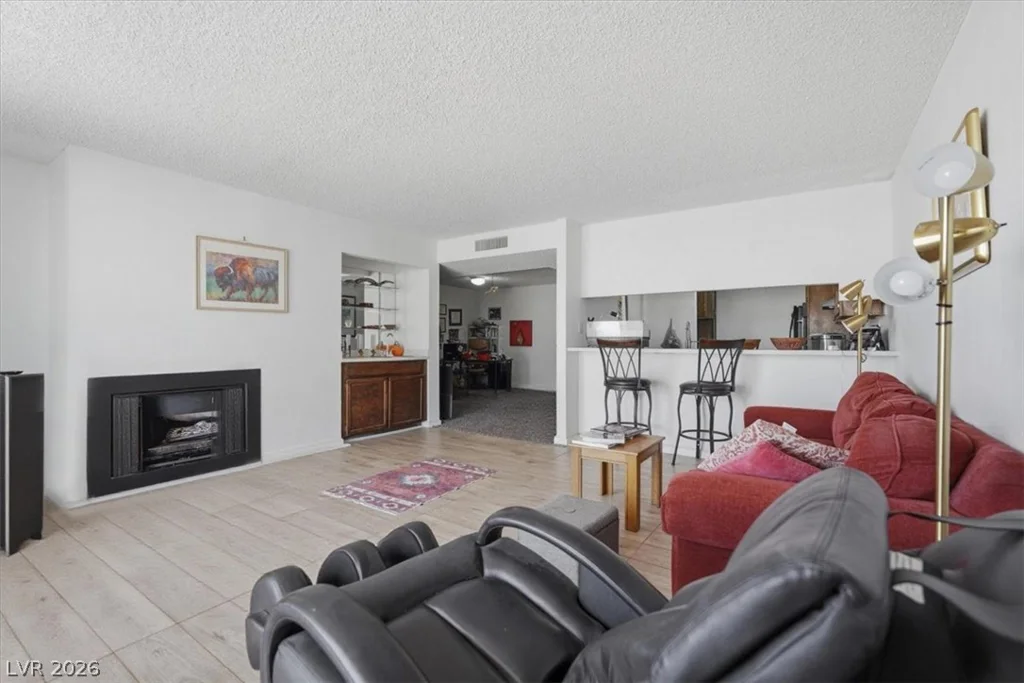 745 Royal Crest, Las Vegas, NV 89169