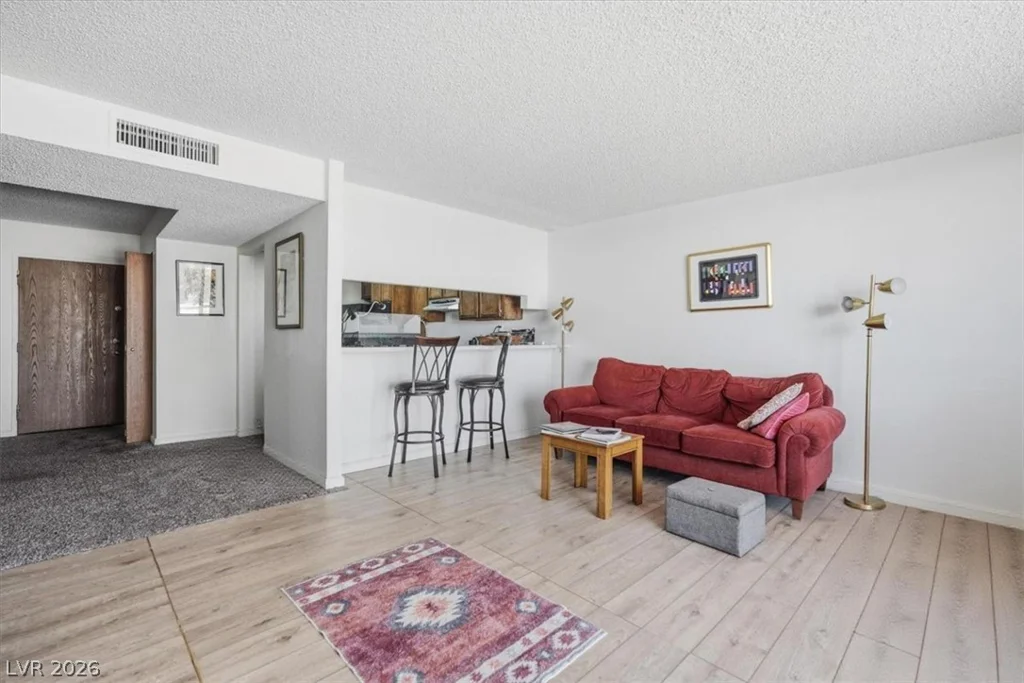 745 Royal Crest, Las Vegas, NV 89169