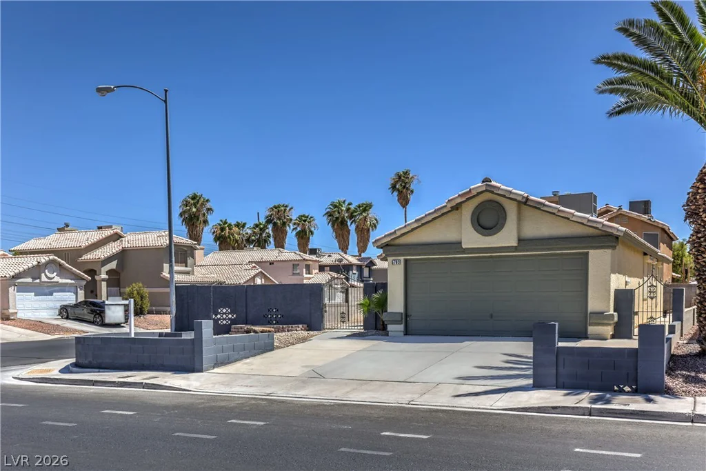 5783 Ballinger, Las Vegas, NV 89142