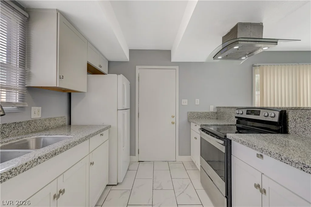 3909 Oakey, Las Vegas, NV 89102
