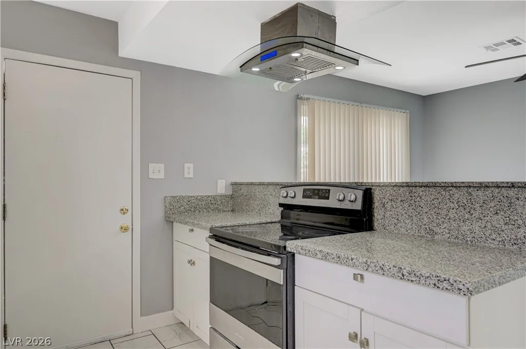 3909 Oakey, Las Vegas, NV 89102
