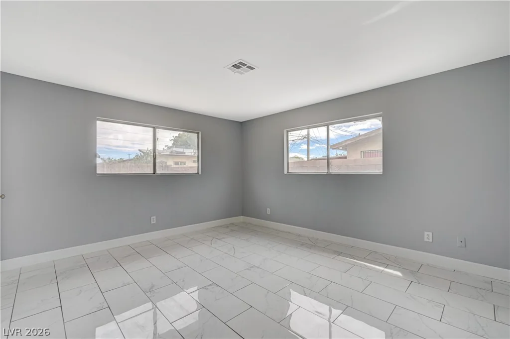 3909 Oakey, Las Vegas, NV 89102