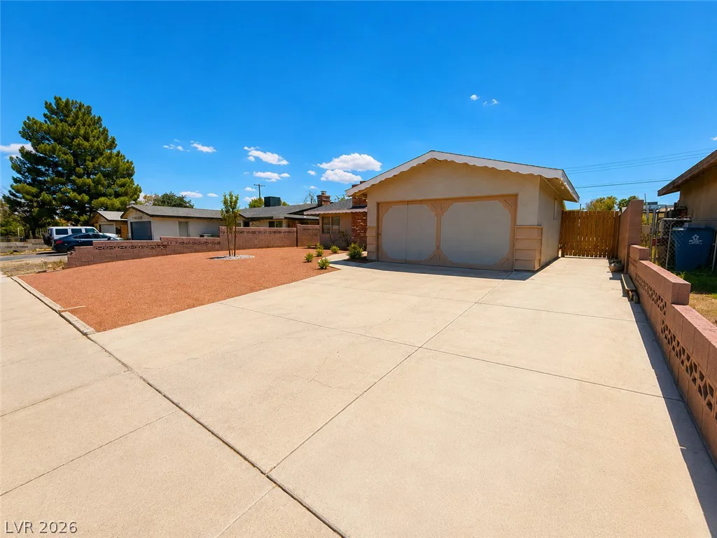 3909 Oakey, Las Vegas, NV 89102