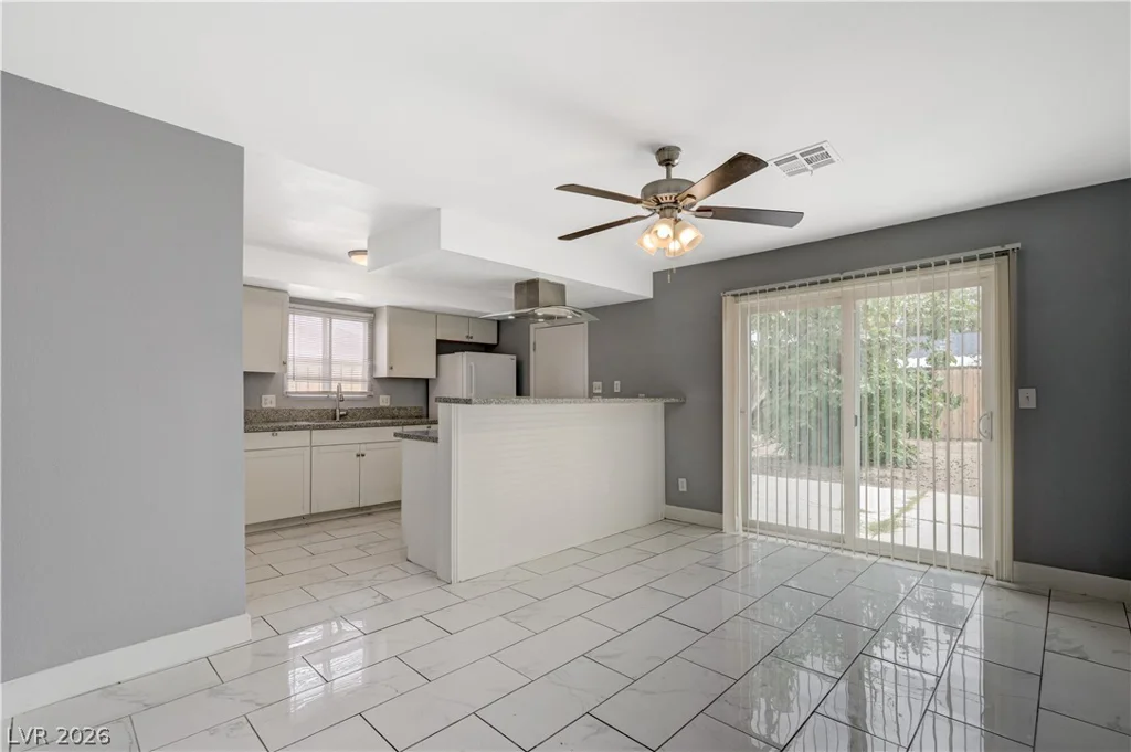 3909 Oakey, Las Vegas, NV 89102