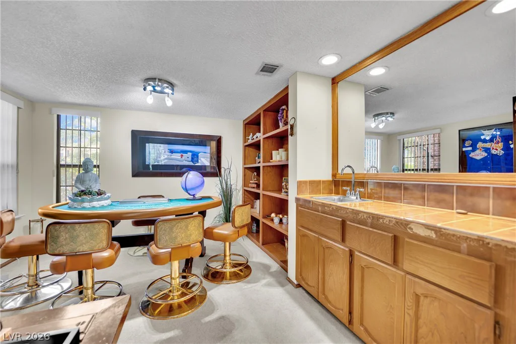 6767 Tree Haven, Las Vegas, NV 89146