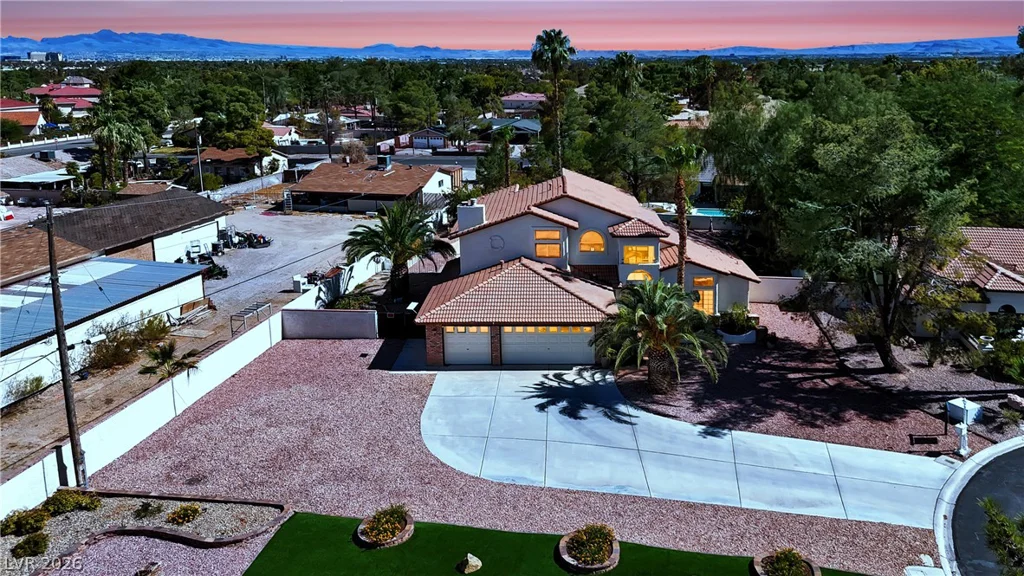 6767 Tree Haven, Las Vegas, NV 89146
