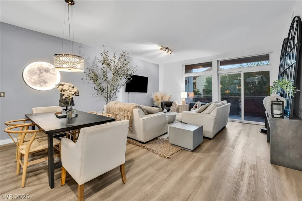 8925 Flamingo, Las Vegas, NV 89147
