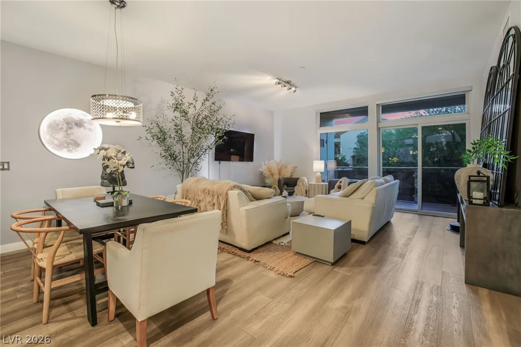 8925 Flamingo, Las Vegas, NV 89147
