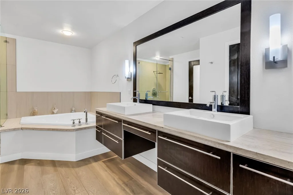 8925 Flamingo, Las Vegas, NV 89147